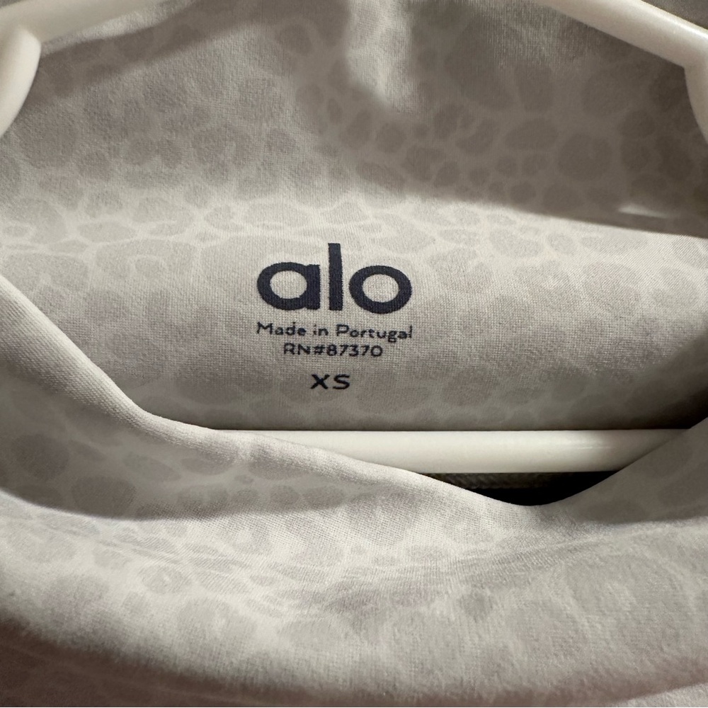 ALO Yoga Gray Leggings Soft and Streamlined